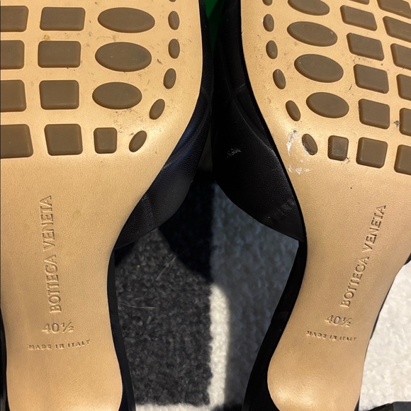 Bottega Veneta Black ‘The Rubber Lido’ Heeled Sandals - Picture 6 of 10